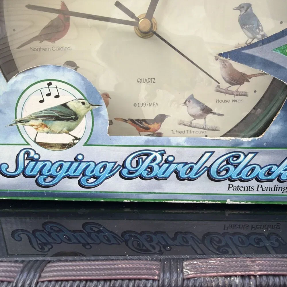The Original Singing Bird Wall / Desk Sound Clock, 8 Inch, Green - Brand New!